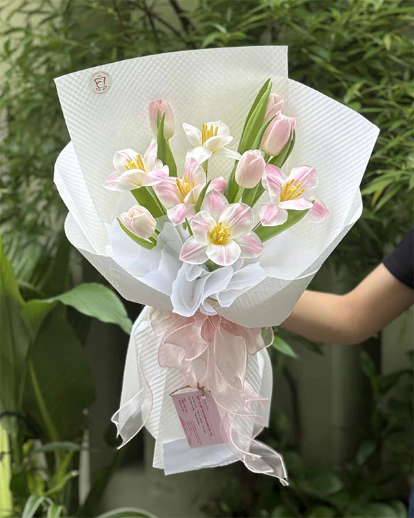 bo-tulip-10-bong.jpg hoa tulip-tinhkhoi